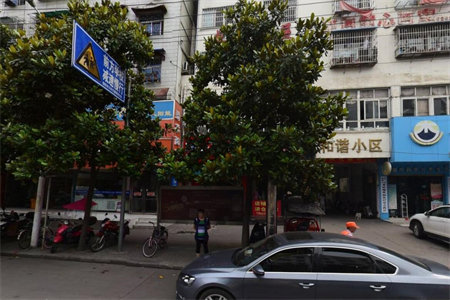龙都现代城3室2厅1卫114㎡精装带附房